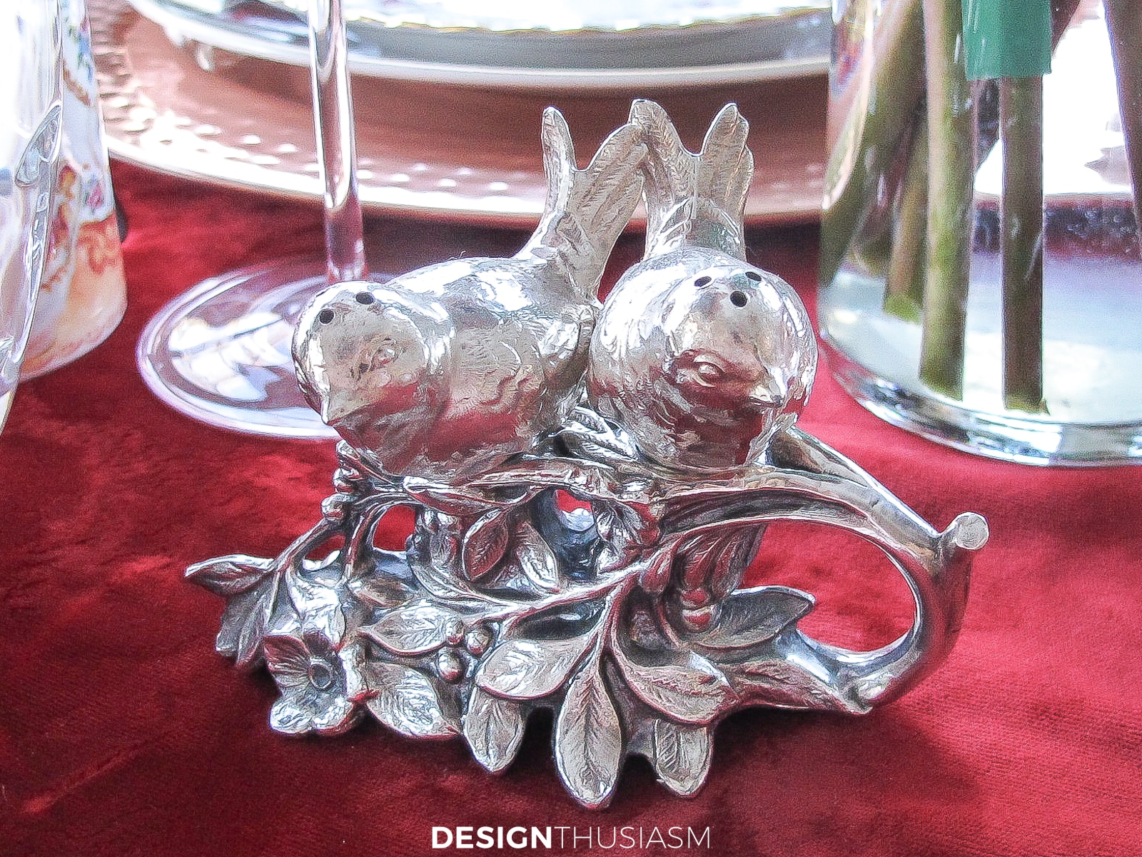 Valentines table lovebirds salt and pepper
