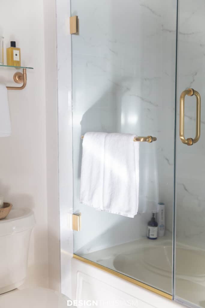 Bathroom Remodel: A Transformation without Removing the Vanity